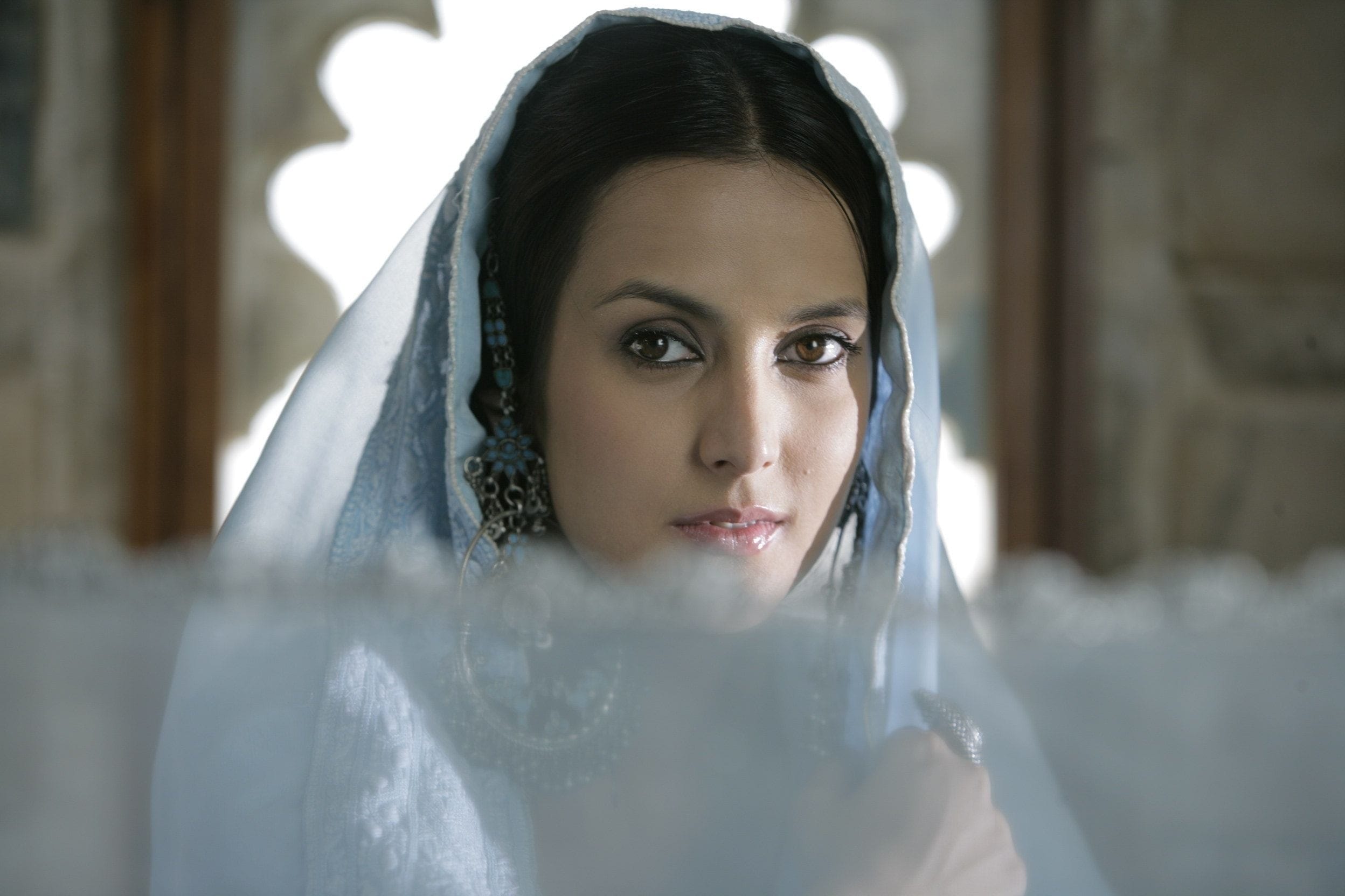 Tulip Joshi with Duppata on Head